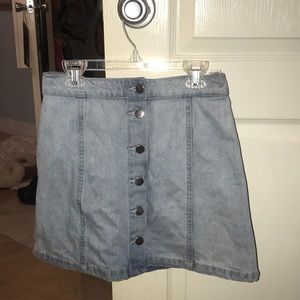 Denim skirt size six but fits like a small.